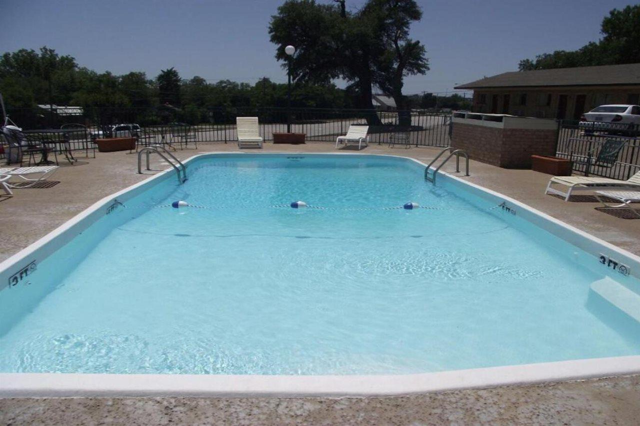 Glen Rose Inn & Suites Exterior foto